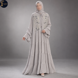 Robe Abaya plissée brodée de fleurs pour femmes avec manches fluides, robe islamique |   Tenue de cérémonie chic avec col plissé élégant - Product Image 1