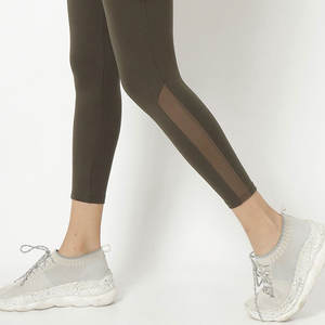 Leggings de yoga para mujer con ajuste regular, cintura alta, soporte y tela transpirable para entrenamiento. - Product Image 6