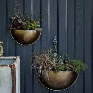 Qualité supérieure à prix raisonnable : jardinière suspendue en métal pour la décoration intérieure moderne, solution pour l'exposition de plantes d'intérieur. - Product Image 1