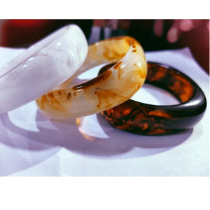 Bracelets en résine au design élégant, légers et aux couleurs vibrantes, pour la mode féminine et l'usage quotidien, pour l'exportation en gros - Product Image 2
