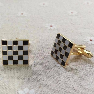Épinglette carrée haut de gamme plaquée or à motif à carreaux noir et blanc pour hommes, insignes maçonniques - Product Image 2