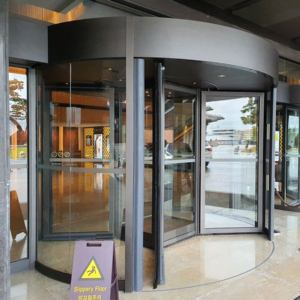 <span class=keywords><strong>Porte</strong></span> tournante automatique pour hôtels et bâtiments de luxe, système d'entrée en verre trempé imperméable avec finition haut de gamme et élégante - Product Image 4