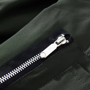 แจ็คเก็ตบอมเบอร์ผู้ชาย MOQ ต่ำ บริการ OEM แจ็คเก็ตบอมเบอร์ผู้ชายขายดีที่สุด แจ็คเก็ตบอมเบอร์ผู้ชายแบบกำหนดเองสำหรับผู้ชายทุกขนาด - Product Image 3