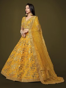Rivaayat House Lehenga Choli de Seda Amarilla con Bordado Dori, Traje de Boda, Ropa Étnica India para Fiestas para Mujer, En Stock - Product Image 2