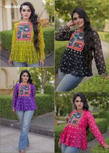 Proveedor de la colección de blusas/túnicas de georgette sintética de buena calidad con estampado y bordados estilo Gamthi, procedente de la India. - Product Image 4