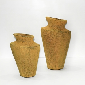 Vase en terre cuite rustique Kaca M, vase conique pour le sol, pot en terre cuite artisanal, urne décorative en céramique pour table, vente en gros - Product Image 1