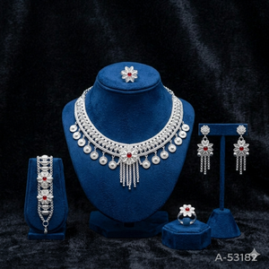 Parure de bijoux de mariée pour femme en laiton plaqué or 24 carats avec zircon créé en laboratoire, collier et bracelet à motif insecte A-53184 - Product Image 3