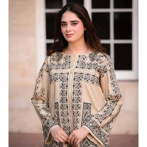 Ensemble haut et pantalon de soirée XL de créateur, tenue élégante et stylée - Product Image 3