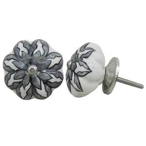 Boutons de commode en céramique faits à la main en gros, noirs et blancs, à motif floral, poignées de porte et de tiroir rondes - Product Image 1