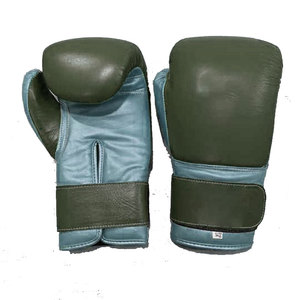 Guantes de Boxeo de Cuero Verde Daizen Star, Cierre de Cordones en Todos los Dedos, Correa de Muñeca Ajustable, Embalaje Personalizable con Impresión en Lámina - Product Image 3