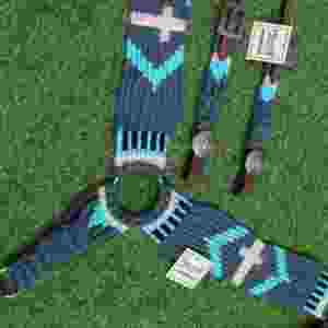 Conjunto de cabezada y pechera de mohair, gris oscuro, azul cielo, beige, con cincha de cuero argentino - Product Image 5