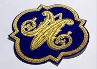 Patch brodé à la main de luxe avec monogramme en fils métalliques |   Applique décorative lettre M |   Design à fil doré résistant à l'eau en relief 3D