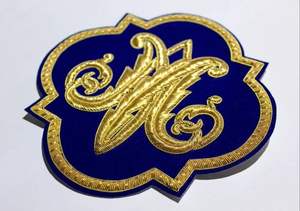 Parche de Monograma Bordado a Mano de Lujo con Hilos Metálicos |   Aplique Decorativo con la Letra M |   Diseño de Hilo Dorado Resistente al Agua en 3D - Product Image 3