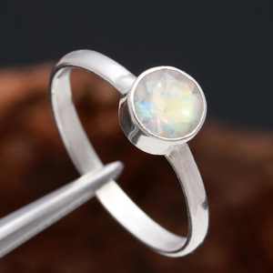 Bague en Pierre de Lune Arc-en-ciel Naturelle Certifiée IGI, Argent Sterling 925, Faite à la Main, Minimaliste, Délicate, Bijou Art Déco, Cadeau Élégant pour - Product Image 5