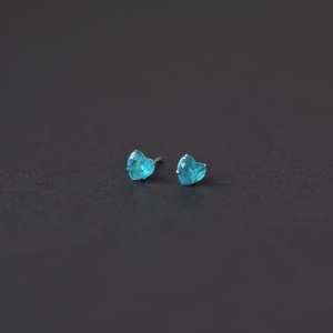 ต่างหูพลอยพาราอิบาทัวร์มาลีนสีน้ำเงินรูปหัวใจ ต่างหูเงินประดับพลอย ต่างหูมินิมอล ของขวัญวันเกิดสำหรับเธอ - Product Image 5