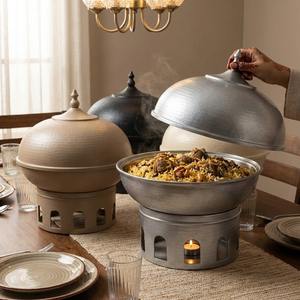 Plat de service en métal artisanal avec base découpée au laser et couvercle en dôme, pot de service traditionnel du Moyen-Orient pour restaurant et événements - Product Image 2