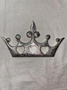 Ornement en métal en forme de cœur avec chapeau de Père Noël, finition métallique, décoration intérieure, style classique, design moulé - Product Image 3