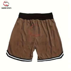 Shorts de sport vintage personnalisés avec logo pour homme – Double couche en maille pour le basketball et le streetwear - Product Image 5