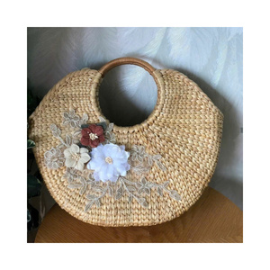 Sac rond en paille pour femme, sac à bandoulière tissé en jacinthe d'eau, sac rond en osier fait main, sac à main pour l'été et la plage - Product Image 2