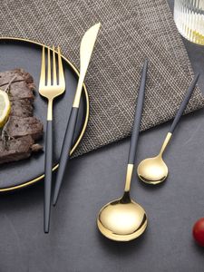 ชุดช้อนส้อมทองคำเพรสทีจ สำหรับงานจัดเลี้ยงหรูหรา งานแต่งงาน ขายส่ง ฮับพันธมิตรส่งออก - Product Image 3