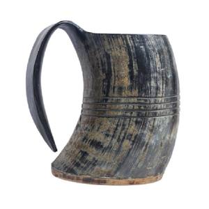 Mug en corne de bovin véritable sculpté à la main et gravé, provenance éthique, base en bois, sans danger pour les aliments, logo personnalisé disponible, style rustique médiéval - Product Image 4