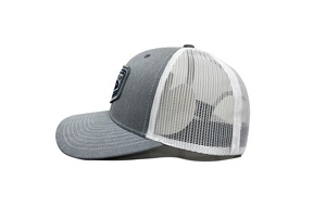 Casquette de camionneur fabriquée au Vietnam avec patch tissé ajustable, maille structurée confortable pour adultes, tenue jeune et dynamique pour le quotidien - Product Image 5