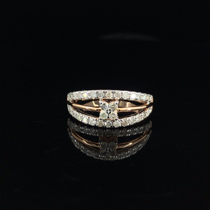 Anillo de Compromiso Clásico de Oro Sólido de 14K para Mujer con Diamantes de Corte Brillante en los Laterales, 34 Piedras, 0.64 CT, Color H, Natural GGL - Product Image 1