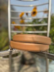 Cinturón de Cuero Formal Hecho a Mano con Detalle Bordado y Hebilla de Hierro Resistente para Uso Diario - Product Image 2