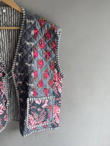 Chaleco Acolchado Floral para Mujer, Cuello en V, Sin Mangas, Chaqueta de Otoño con Bolsillos Estampados, Relleno de Poliéster, Largo Regular, REGALO PARA ELLA - Product Image 3