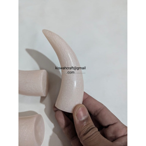 Venta al por mayor de resina cuerno para beber con cubierta de cinturón de cuero forma natural collar de la mejor calidad artículos de uso a precios asequibles - Product Image 6