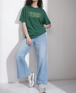 T-shirt femme en tissu premium, manches courtes, coupe slim, crop top pour adolescentes et femmes, haute qualité, basique mais au look élégant. - Product Image 3