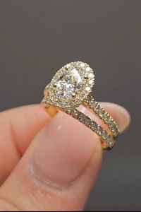 Ensemble de bagues classiques en moissanite taille ovale avec halo pour femme, en argent 925 rhodié, idéal pour demande en mariage, cadeau de mariage ou bijoux de mariée - Product Image 5