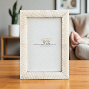 Cadre photo moderne fait main en os incrusté motif sirène de mer Ligeia, finition crème, pour table et mur, décoration de chambre à coucher et de maison - Product Image 2