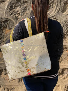 Nuevos bolsos de mano de cuero de vaca con estampado metálico Real para mujer, monederos de hombro de vaquera de gran capacidad de estilo Vintage de alta calidad - Product Image 3