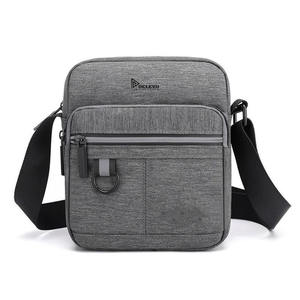 Bolso Bandolera de Lona Verde Pequeño para Hombre de RELEVO INDUSTRIES con Logotipo Personalizado, Capacidad de 30-40L, Bolso de Viaje al Hombro - Product Image 3