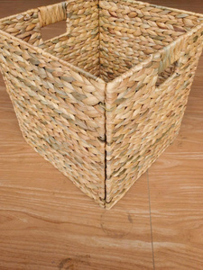 Cesta de Almacenamiento Cuadrada de Ratán Vietnamita Hecha a Mano VietChoice 30x30x30cm, Organizador Minimalista para Sala de Estar - Product Image 3