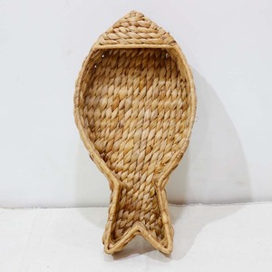 Bandeja Duradera y Ecológica en Forma de Pez, Hecha a Mano con Jacinto de Agua - Product Image 3