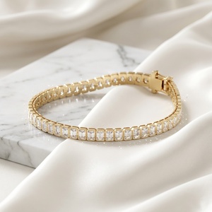 Pulsera de tenis con diamantes de corte radiante de 8.00 CTW en engaste de bisel - Product Image 1