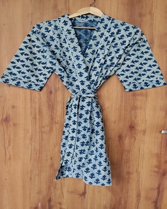Kimono Elegante y Romántico de Algodón con Estampado Floral Hecho a Mano, Ropa de Dormir Transpirable de Manga Larga para Mujer, para Usar en Todas las Estaciones - Product Image 1