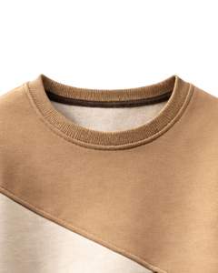 Sudadera de lana personalizada en bloques de color beige camel y marrón para mujer, de algodón y poliéster, cuello redondo, informal, para invierno. - Product Image 5