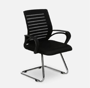 Elegante Silla de visitante de cuero negro con marco de metal cromado, asiento acolchado y reposabrazos para áreas de espera de oficina - Product Image 2