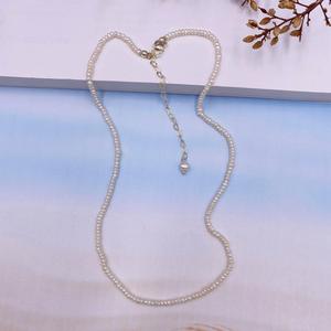 Collar Elegante Estilo Hepburn Vintage Wenchi para Mujer, Cadena de Clavícula con Cuentas de Arroz Irregulares y Perla Natural de Agua Dulce - Product Image 4