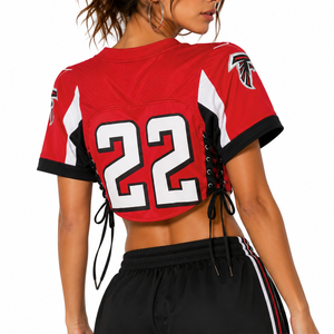 เสื้อครอปท็อปสไตล์ Y2K สำหรับผู้หญิง สีแดง ลายเสื้อฟุตบอลอเมริกัน ตัดเย็บแบบผูกด้านข้าง แขนสั้น พิมพ์ลายหมายเลข รับผลิตแบบ OEM ODM ขายส่งจำนวนมาก สินค้าจากสหรัฐอเมริกา - Product Image 2