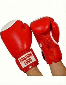 Gants de boxe en cuir véritable en gros avec sangle Velcro, fabrication OEM personnalisée - Product Image 3