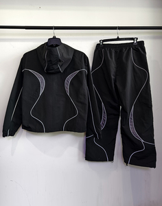 Ensemble coupe-vent homme personnalisé avec logo – Qualité supérieure – Short et veste en nylon - Product Image 4