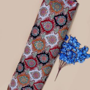 Tela Crepé Natural con Lentejuelas en Mosaico de Color Coral, Rojo Escarlata y Blanco para Disfraces, Manualidades y Vestidos - Product Image 1