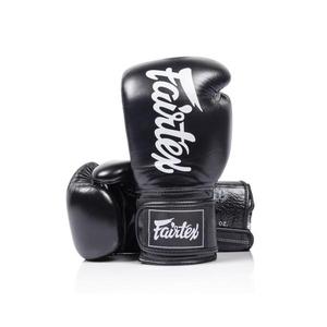 นวมชกมวย Fairtex หนังแท้ ปิดแบบตีนตุ๊กแก กันลื่น สำหรับทุกเพศ สีดำ อุปกรณ์ฝึกซ้อมสำหรับผู้ใหญ่ - Product Image 1
