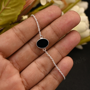 Pulsera minimalista de plata 925 con baño de rodio y cadena, con gema de ónix negro natural de 8x10 mm en forma ovalada y engaste en bisel, para mujer, ideal para regalo. - Product Image 2