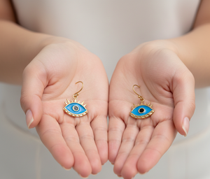 Boucles d'oreilles tendance faites à la main en laiton en forme d'œil, émail bleu marin, talisman œil porte-bonheur, crochets sans plomb, bijoux artisanaux - Product Image 3
