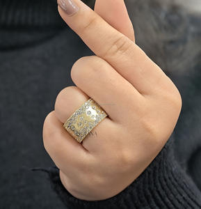 แหวนค็อกเทลแบบเรียบง่ายสำหรับผู้หญิง เงินแท้ ดีไซน์มินิมอล วงกว้าง สามารถสวมซ้อนกันได้ เหมาะสำหรับงานแต่งงาน งานหมั้น หรือวันครบรอบ ดีไซน์แบบเต็มวง - Product Image 6